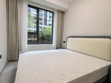 南环大道东 岩洞寺书包房