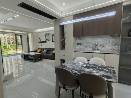 洋丰一楼带院子 大4房 拎包入住