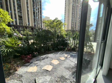 利川交投一楼带院子 2房